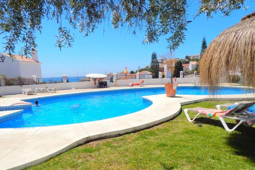 Beautiful 3 Bedroom Townhouse In Urb. Tropicana, Nerja Exterior foto