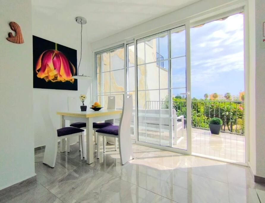 Beautiful 3 Bedroom Townhouse In Urb. Tropicana, Nerja Exterior foto